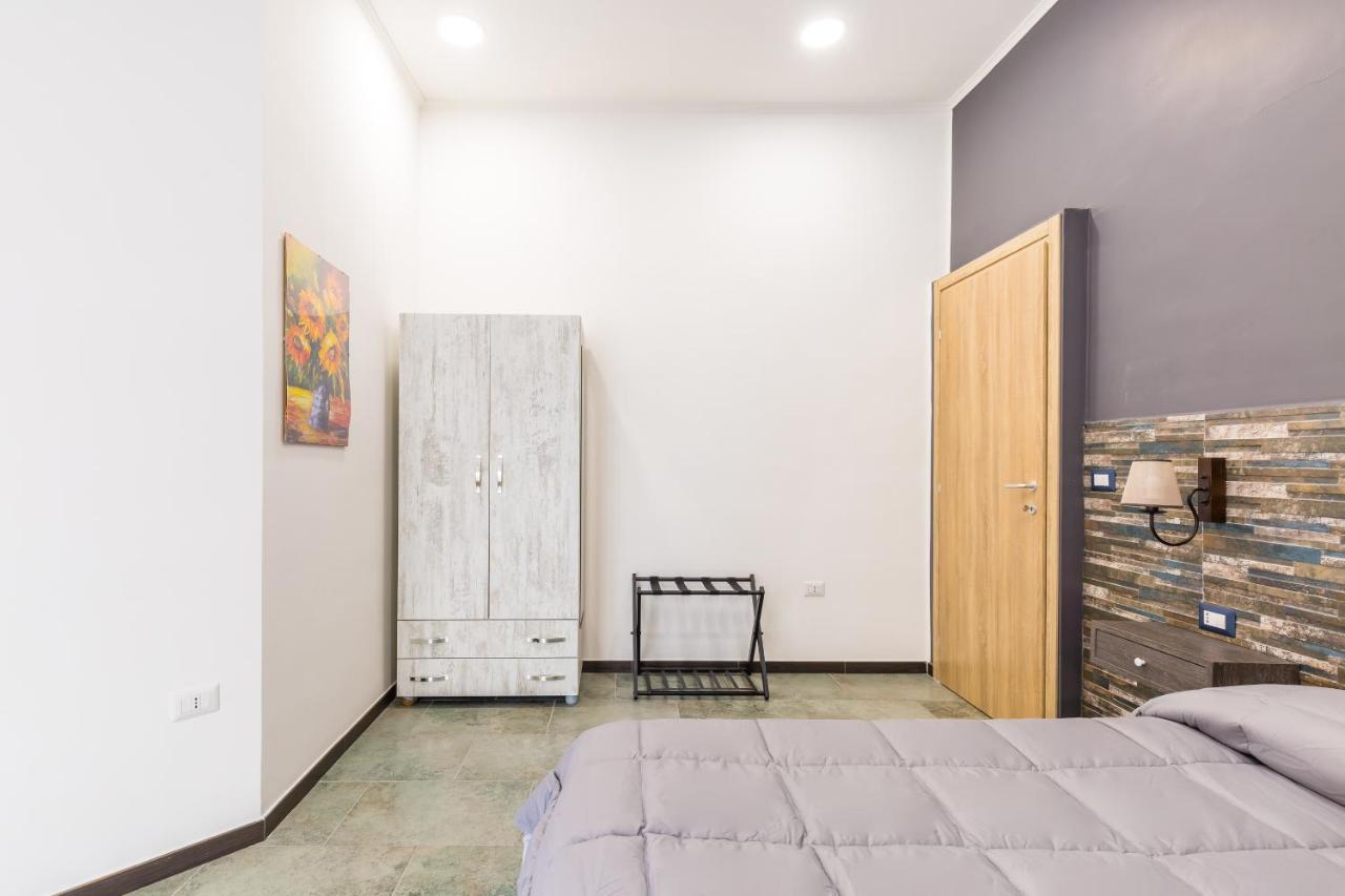 Gelso Complex Studios And Flat By Napoliapartments Bagian luar foto
