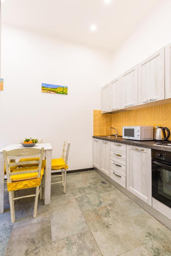 Gelso Complex Studios And Flat By Napoliapartments Bagian luar foto