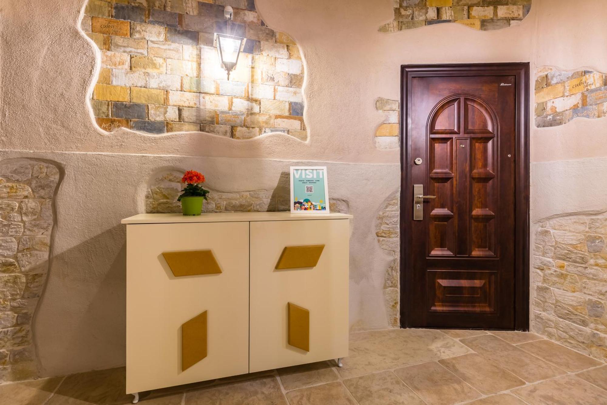 Gelso Complex Studios And Flat By Napoliapartments Bagian luar foto