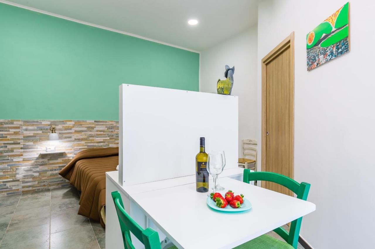 Gelso Complex Studios And Flat By Napoliapartments Bagian luar foto