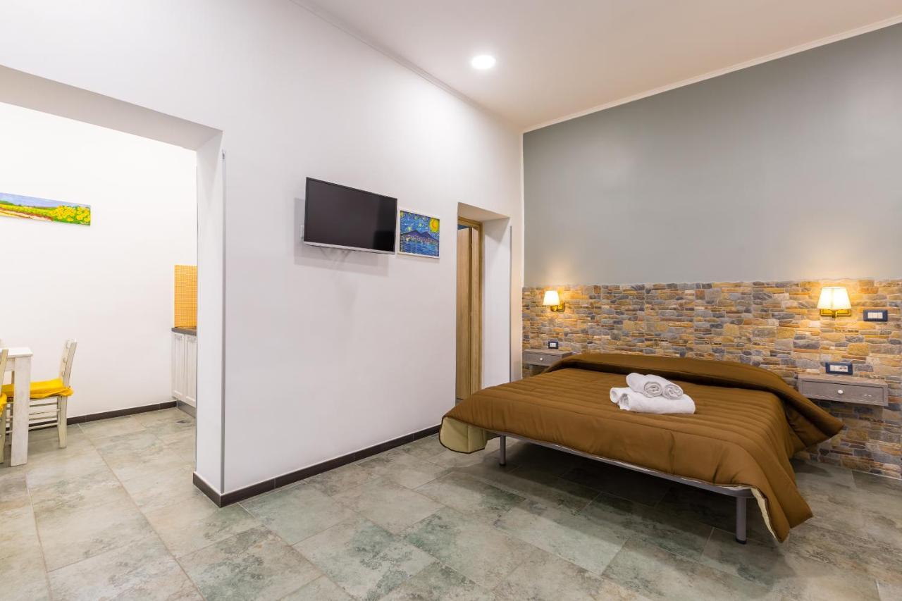 Gelso Complex Studios And Flat By Napoliapartments Bagian luar foto
